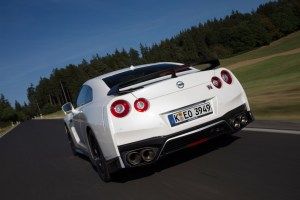 2017_nissan_gt-r_review_12