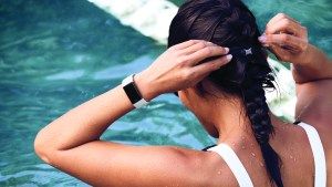 fitbit_arge_3_lifestyle_water_resistant_0994