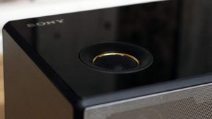 Review Sony SRS-X99: Sudut kiri atas