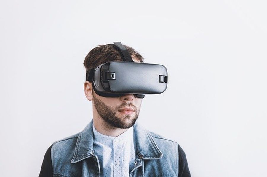 VR-virtuali realybė