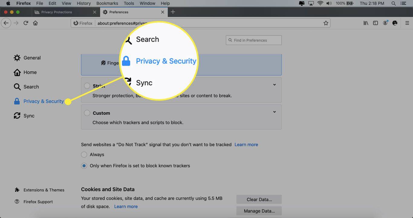Tùy chọn Firefox với tiêu đề Quyền riêng tư & Bảo mật được tô sáng