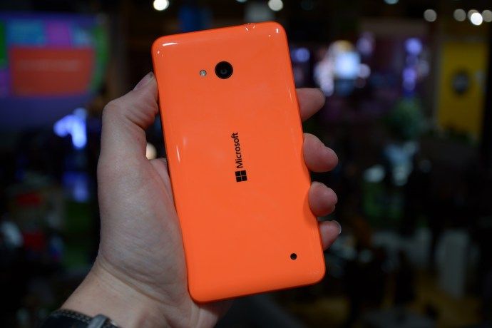 Mikrosot Lumia 640 - belakang
