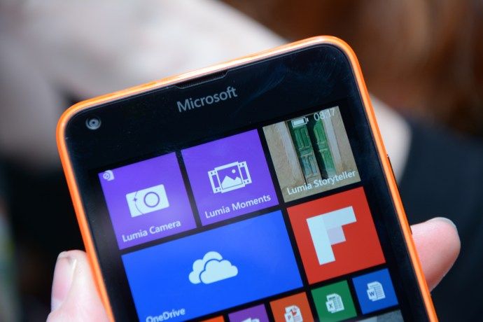 Microsoft Lumia 640 - yläosa