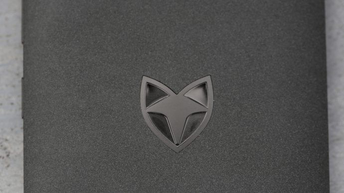 Recenze Wileyfox Swift: Logo Wileyfox přispívá k jedinečnému vzhledu telefonu