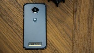 „Motorola-moto-z2-play-review-11“