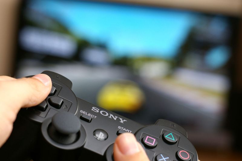 Hur man ansluter en PS3-kontroll till en PC eller telefon