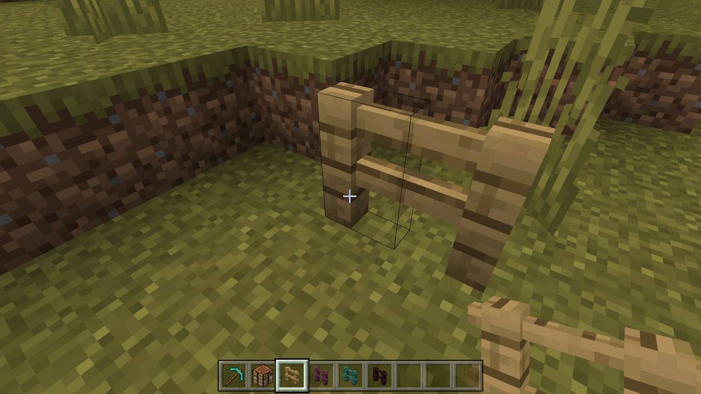Dva spojené bloky Oak Fence v Minecraftu