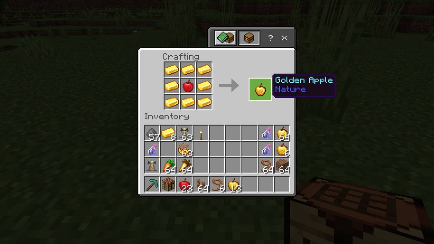 Receta de manzana dorada en una mesa de elaboración en Minecraft