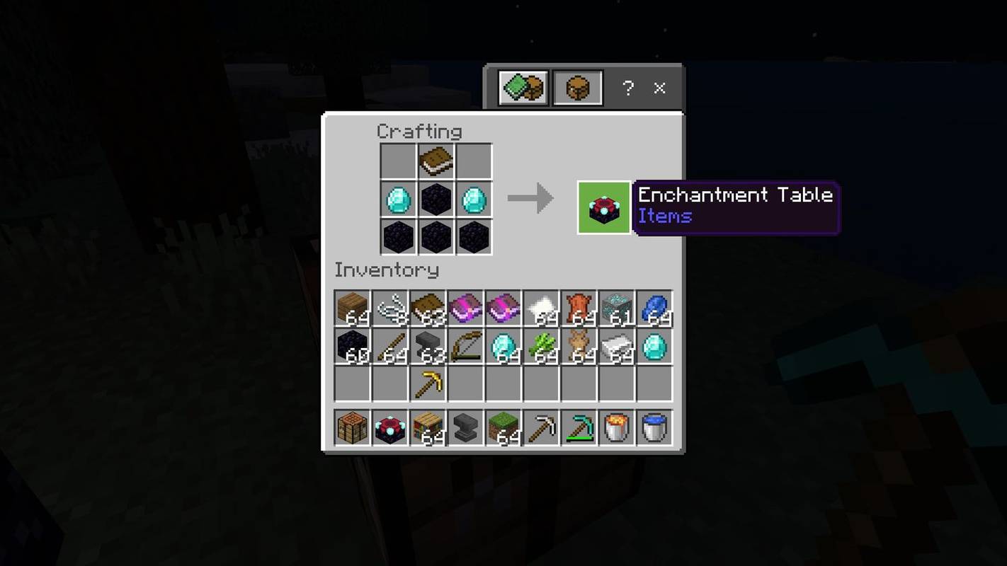 Enchantment Table v Minecraft Crafting Table