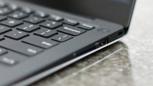 Test Dell XPS 13 : Bord droit et clavier