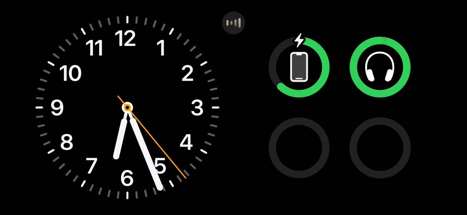 „iPhone StandBy“ laikrodis ir akumuliatoriaus valdikliai.