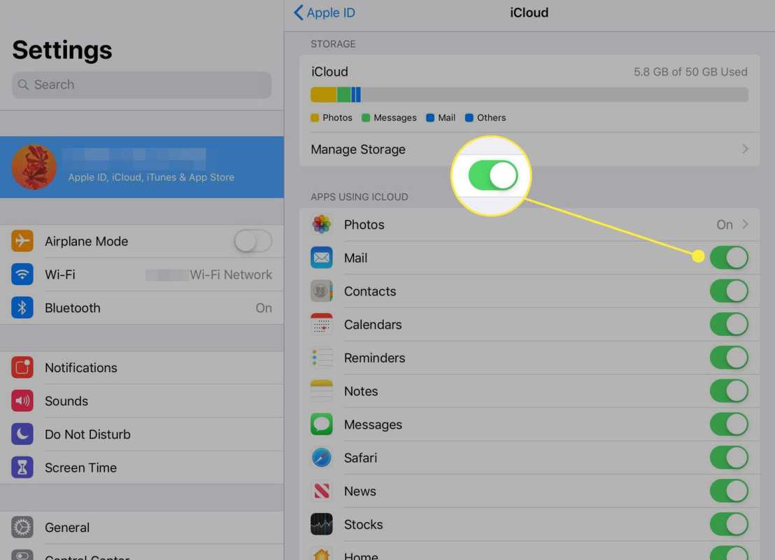 Ustawienia iCloud w iOS z podświetlonym przełącznikiem