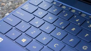 Asus ZenBook 3: Štítky na klávesnici