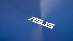 Asus ZenBook 3: Asus-logoet på låget