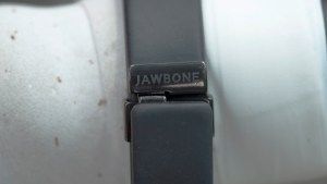Recenze Jawbone Up3: Po zavření však spona drží pevně