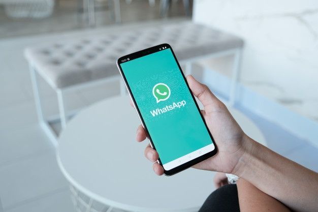 كيفية حذف جهة اتصال في WhatsApp