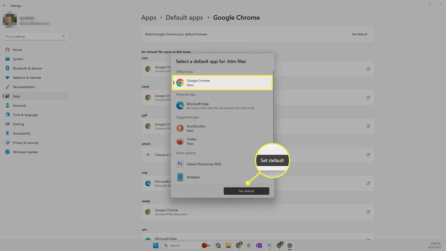 Windows 11의 htm 기본 앱 설정에서 Google Chrome 및 기본값 설정이 강조 표시되었습니다.
