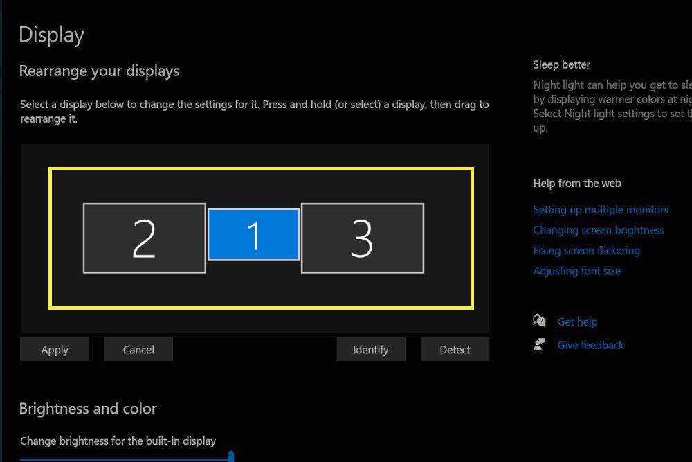 Flere skjermer konfigureres på Windows 10 Skjerminnstillinger