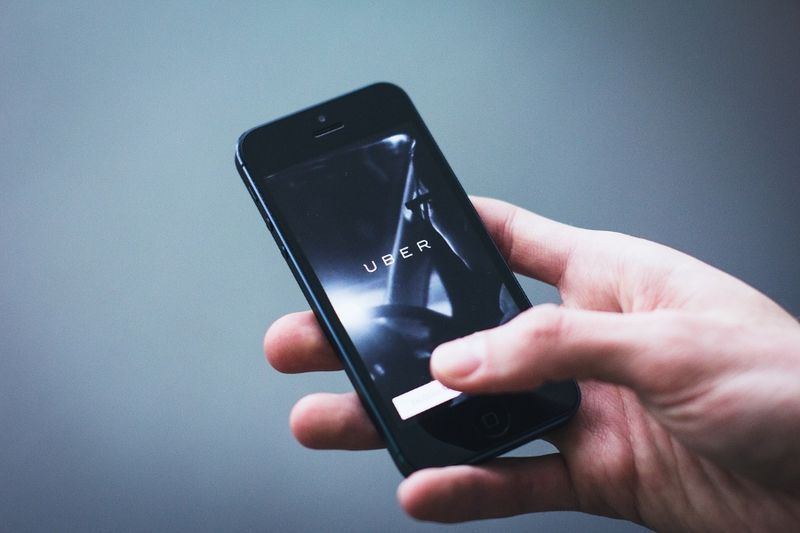 Как да изпратите съобщение в приложението Uber