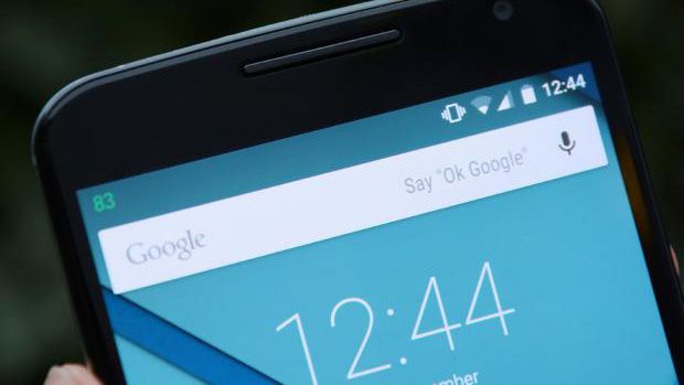Huawei と LG Next Google Nexus - Nexus 6 の前面ショット