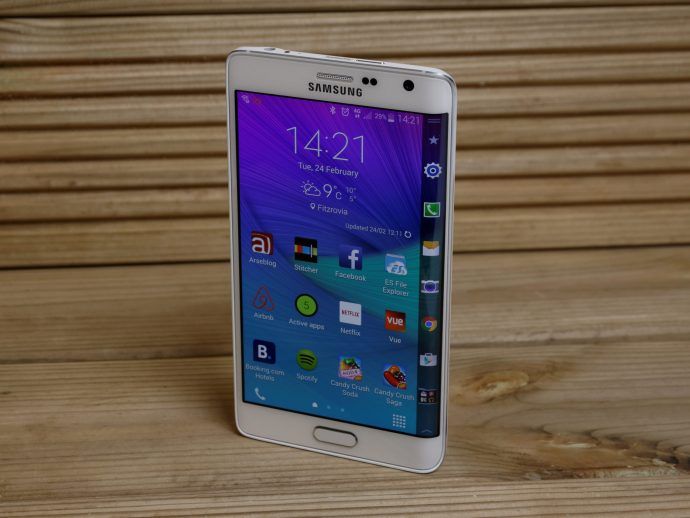 Samsung Galaxy Note Edge - mula sa harap
