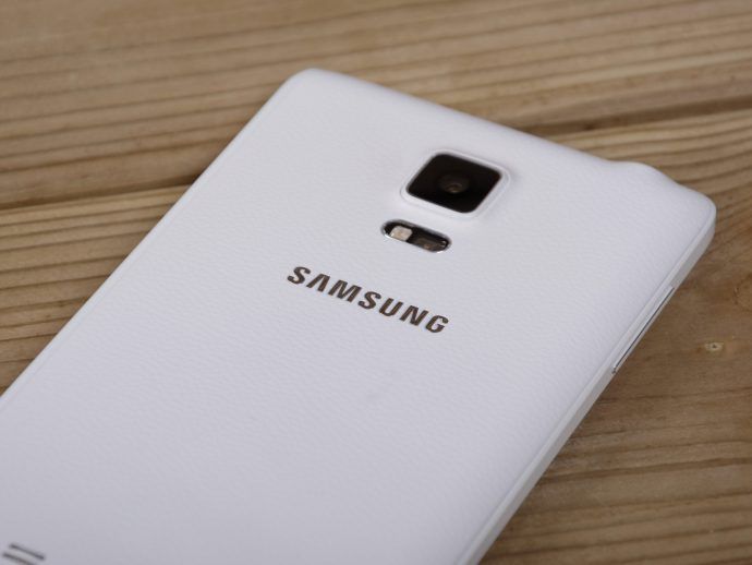 Samsung Galaxy Note Edge - fotoaparát na zadnej strane