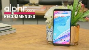oneplus-5t-with-award