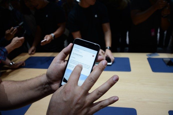 Pregled Apple iPhone 6s: Gumb za vklop