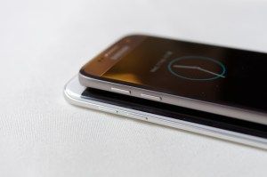 Samsung Galaxy S7 (vrh) vs Samsung Galaxy S7 Edge