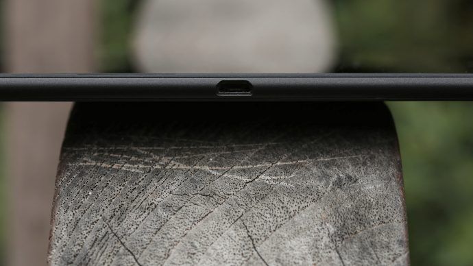 Análise do tablet Sony Xperia Z4: porta USB sem tampa