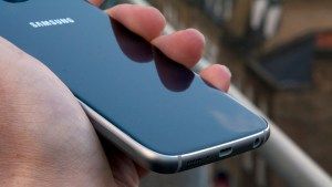 Samsung Galaxy S6 مقابل LG G4 - تصميم Samsung Galaxy S6