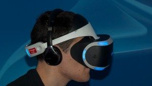 פלייסטיישן VR - Project Morpheus הופך למכשיר מציאות מדומה חייב להיות - גיימר צד