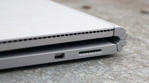Microsoft Surface Book anmeldelse: Ladeport