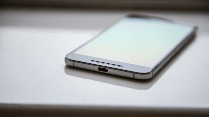 Nexus 6P -katsaus: USB Type-C näyttää puhelimen alareunasta