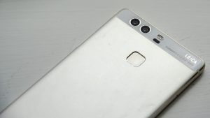 Huawei P9 sõrmejäljelugeja