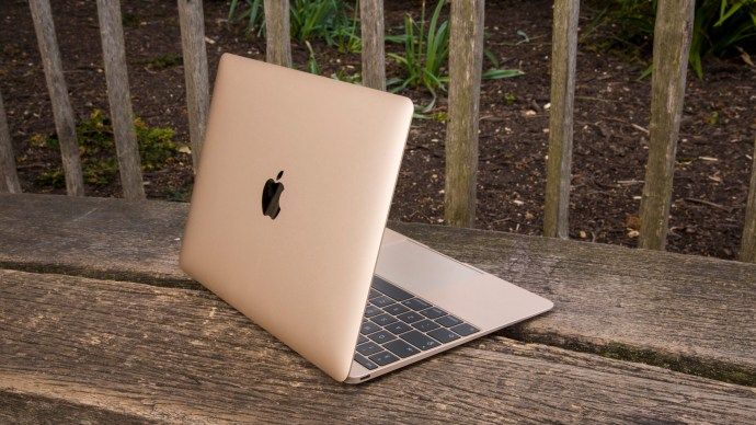 Apple MacBook (2016) belakang