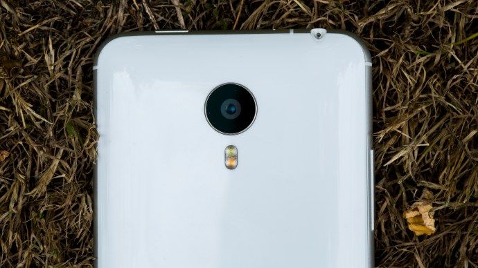 Meizu MX4 Ubuntu Edition review: de camera aan de achterzijde is een Sony-eenheid van 20,7 megapixels