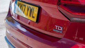 Преглед на Audi Q2 - лого на TDI