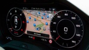 Revisió Audi Q2: vista dividida de la consola virtual