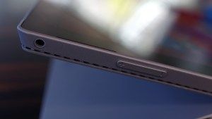 Surface Pro 3 vaatab üle kõrvaklapid, helitugevuse ja eesmised kõlarid