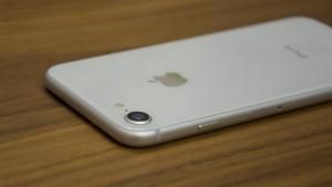 apple_iphone_8_review _-_ suunnittelu