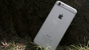 Recenzie Apple iPhone 6: vedere din spate