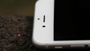 Pregled Apple iPhone 6: slušalica izbliza