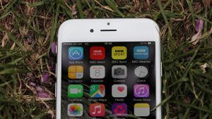 Recenzia Apple iPhone 6: Horná polovica prednej strany