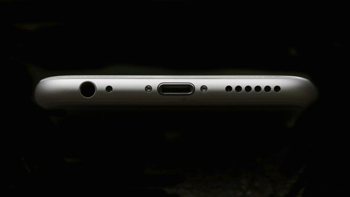 Recenzie Apple iPhone 6: marginea de jos