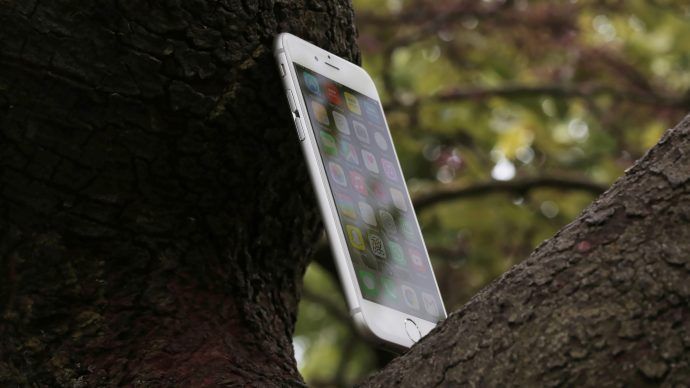 Pregled Apple iPhone 6: pod kutom