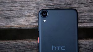 HTC خواہش 530 پیچھے اور کیمرہ
