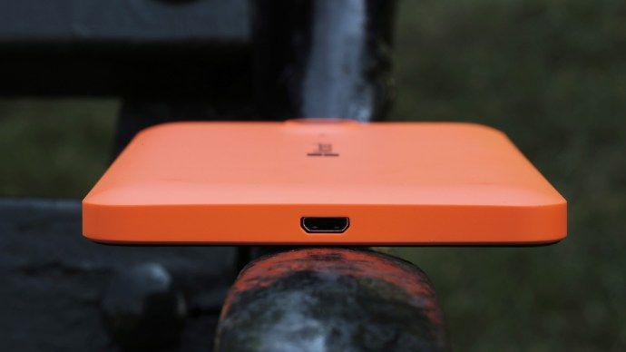 Review ng Microsoft Lumia 640 XL: Ibabang gilid