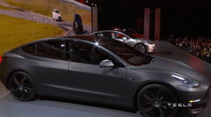 Tesla Model 3 UK: цена, ассортимент, характеристики: серийный автомобиль будет иметь интерьер и элементы управления «космический корабль», твитнул Илон Маск.