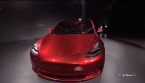 Tesla vient de terminer la conception du Tesla Model 3 - mais il a maintenant besoin d